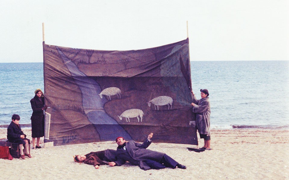 Movie Review | The Travelling Players – Theo Angelopoulos